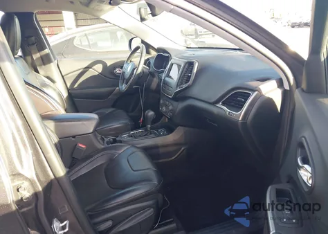 2019 Jeep Cherokee Latitude Plus Fwd z USA, uszkodzony, nr VIN 1C4PJLLX5KD143351